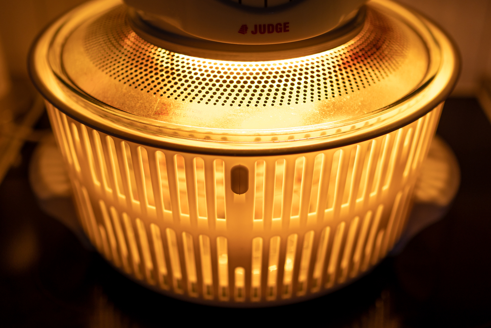 how does a halogen oven work