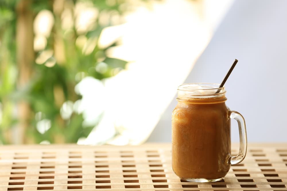 how to make iced coffee with instant coffee